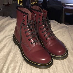BRAND NEW Doc Martens women’s 1460 smooth